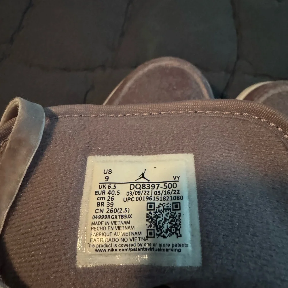 Jordan 1 lavender velvet high size 9 - Picture 5 of 5